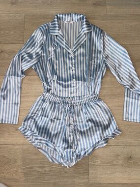 Ekouaer Light Blue & White Striped Satin Blouse